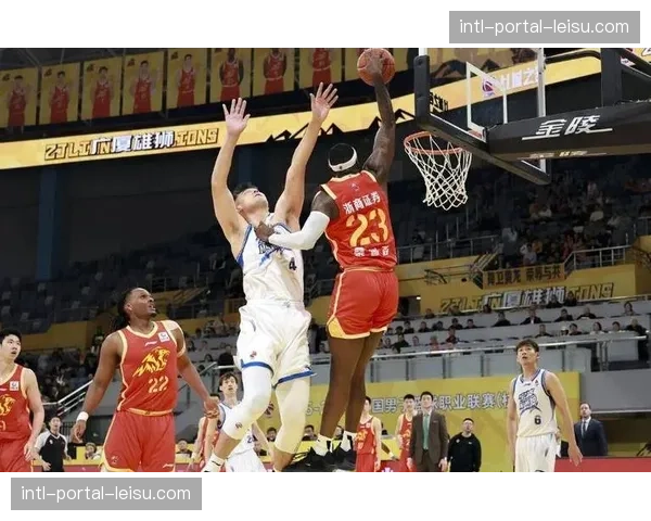 【2026年4月CBA联赛阶段性复盘·非赛事·文化教育CBA总冠军奖杯“牟作云杯”开启全国高校巡展